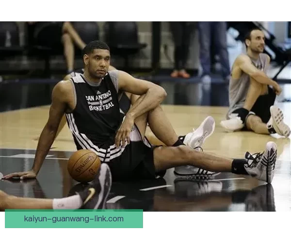 坎宁安确诊气胸引发热议 NBA评奖规则遭质疑 活塞季后赛希望受挫